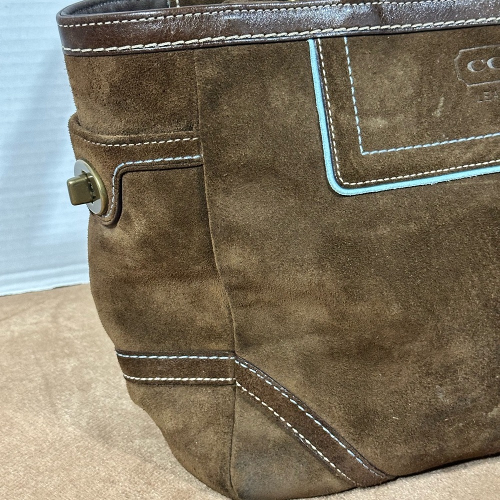 Coach Hampton Gallery Brown Suede Tote and Pouch - Picture 14 of 16